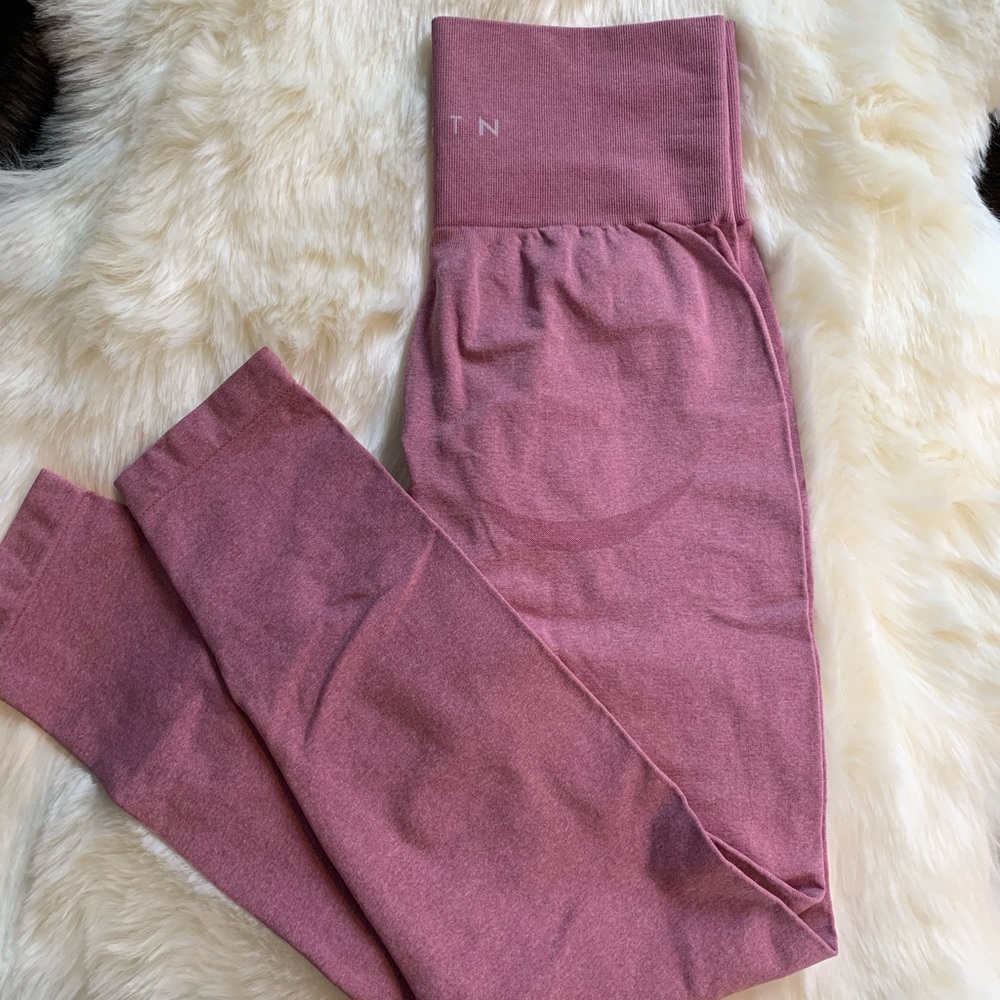 NVGTN Women's High-Waist Seamless Leggings in Rose